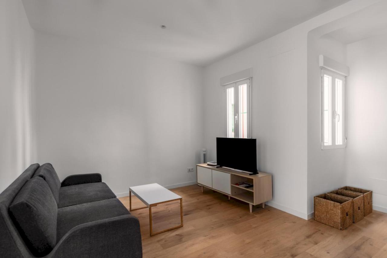 Apartamento 2 Bedrooms 1 Bathroom Furnished - Delicias - Bright - Mintystay